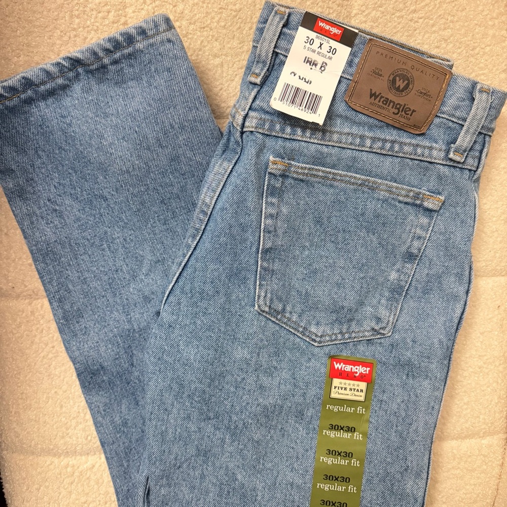 Wrangler Men's Light Blue Straight Jeans